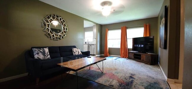 Photo - 3425 Rebecca St