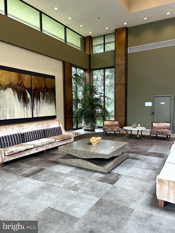 Building Photo - 3713 S George Mason Dr Unit 901