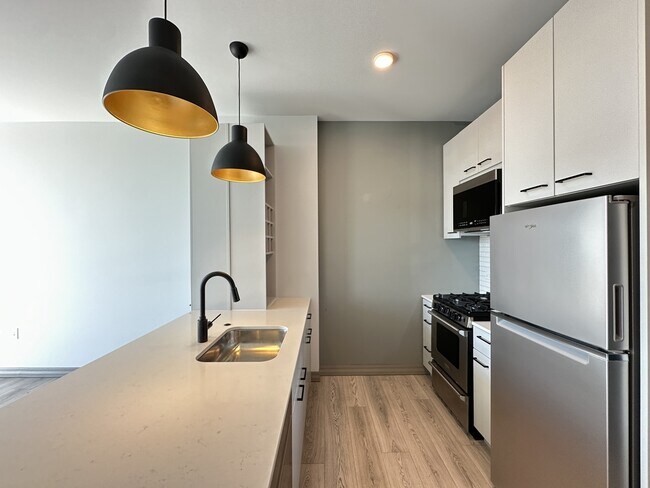 Photo - 2155 N Elston Ave Unidad 112