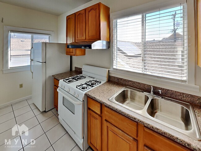 Photo - 1146 E 15th St Unidad B