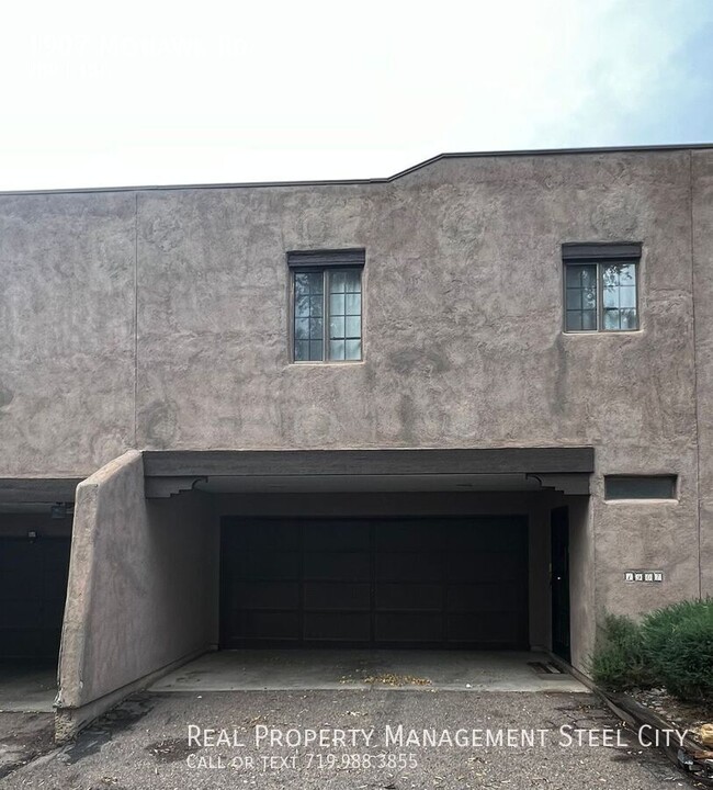 2 Bedroom Townhome Near CSU Pueblo - 2 Bedroom Townhome Near CSU Pueblo