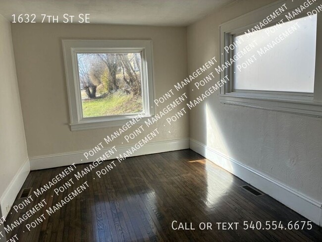 Photo - 1632 7th St SE