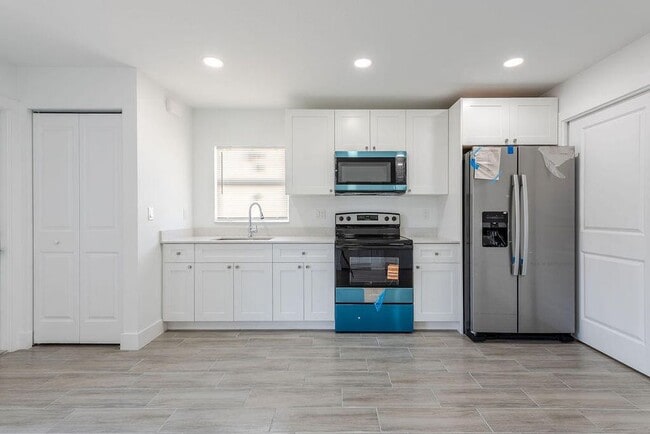 Photo - 3246 Jefferson St