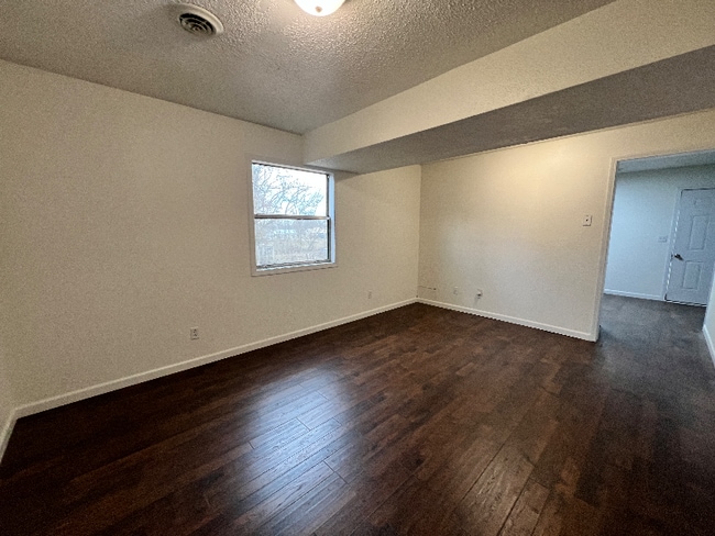 Photo - 103 Warren St