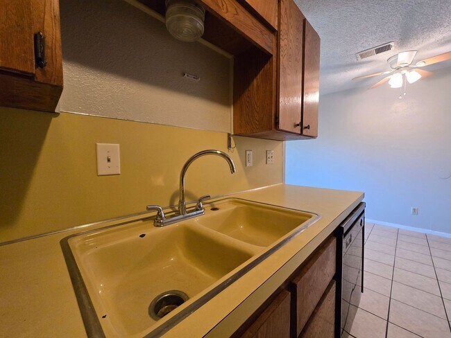 Photo - 2214 Wheeler Ave Unit 2214 Wheeler Ave -  B