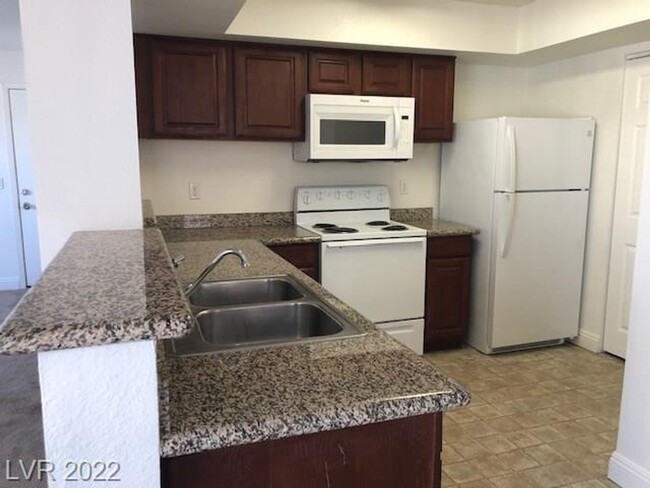 CHARMING 3BEDROOM CONDO IN 89156 - CHARMING 3BEDROOM CONDO IN 89156