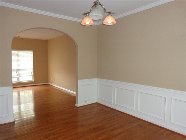 Photo - 433 Holland Springs Dr