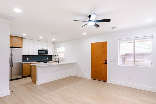 1142 Mansell Ave Unit 1