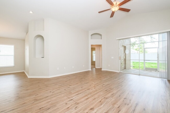 9339 Hidden Water Cir