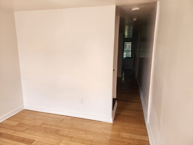 Photo - 221 N Scott St