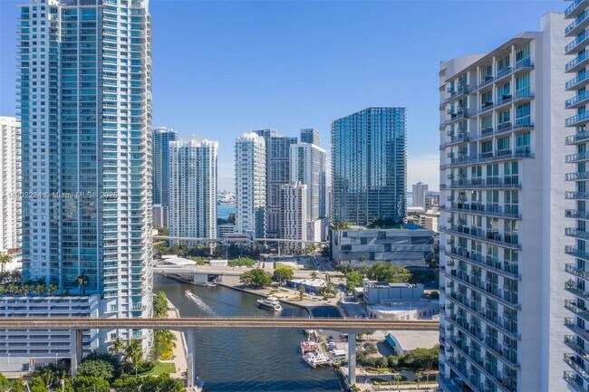 Photo - 690 SW 1st Ct Unidad 1215