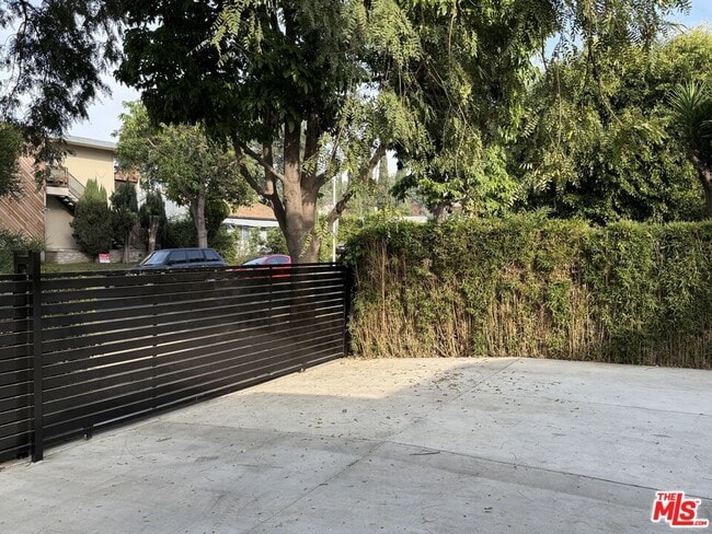 Photo - 7512 Norton Ave