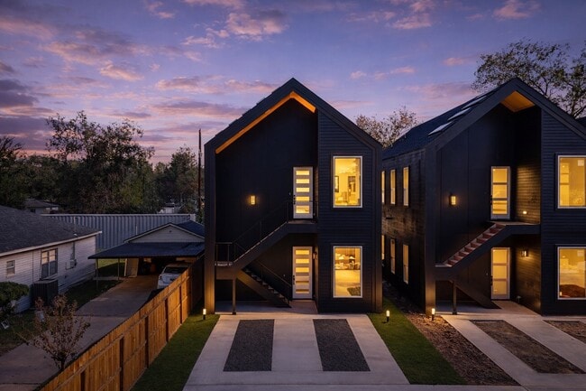 Building Photo - 8318 Williamsdell St