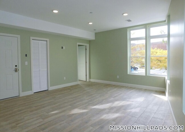 Photo - 10 Roxbury St Unit 8