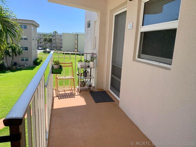 230 NE 26th Ave Unit 318