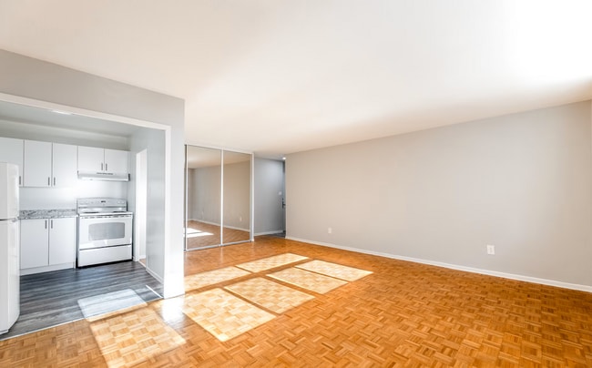 Photo - 6408 Berwickshire Way