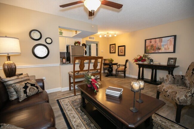 Photo - 2035 Philippe Pkwy Unidad 1