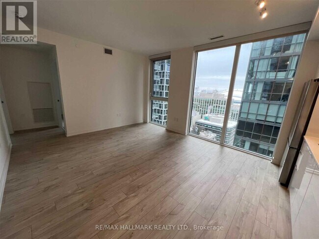 Photo - 357 King St W Unit 1908