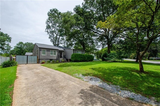 Photo - 729 Sunnybrook Dr