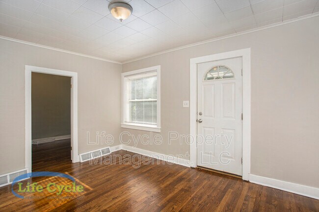 Photo - 243 Michigan St NW