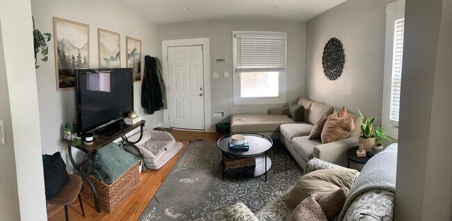 Living room - 2546 Duck Creek Rd Unit 1
