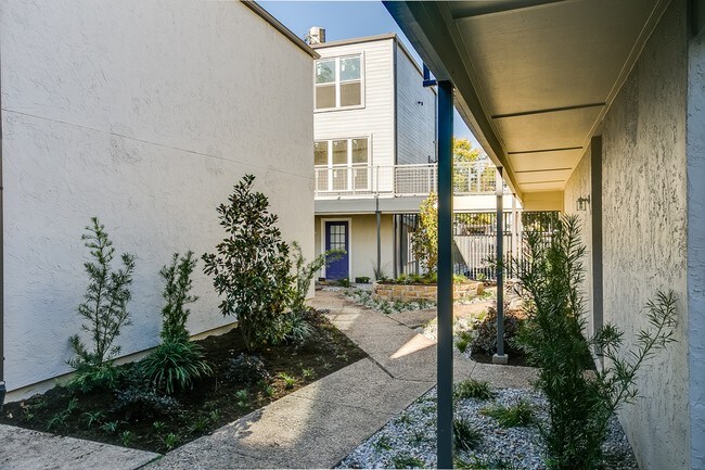 Photo - Douglas Flats