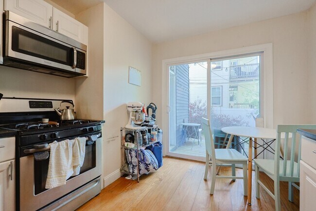 Building Photo - 19 O St Unit 1