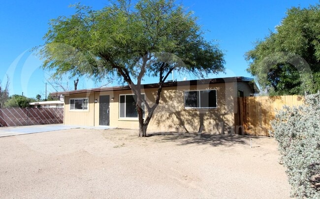 Building Photo - 4043 E Deseret Dr Rental