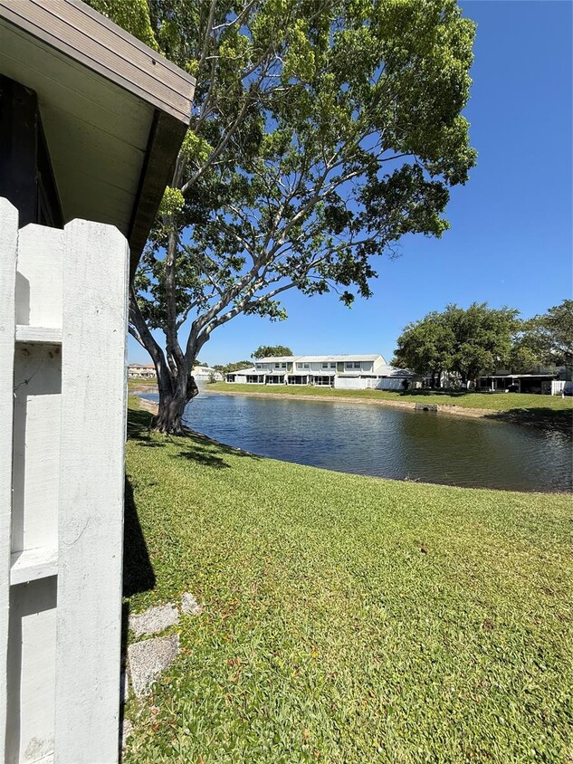 Photo - 873 Crystal Lake Dr (Deerfield Beach, FL)