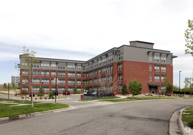 Building Photo - Lincoln Pointe Lofts