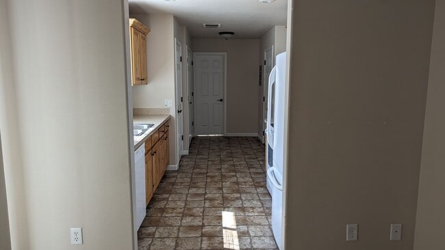Photo - 3 Bed 2.5 Townhome
