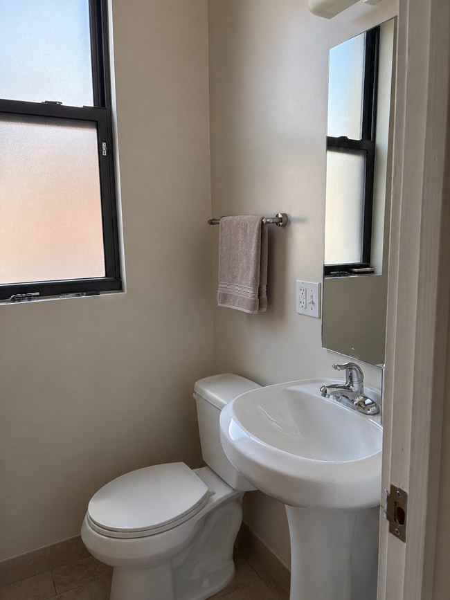 Photo - 1373 W Chicago Ave Unit #2C