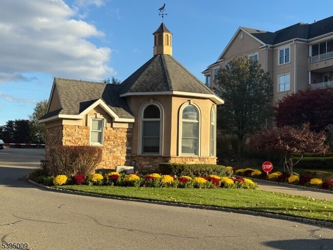 Photo - 3102 Cleveland Ln