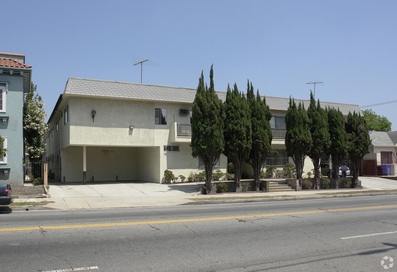 Photo - 610 N Wilton Pl