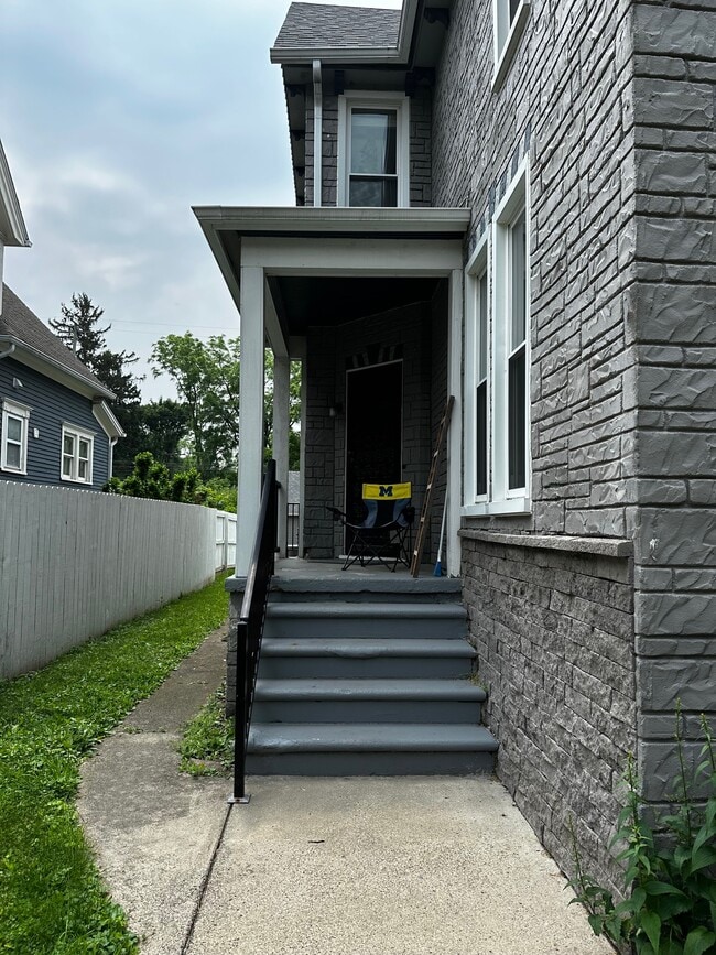 Photo - 215 Woodward St. #4 Apartments Unit #2