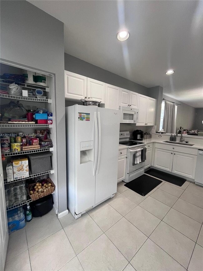 Photo - 681 NW 42nd Ave
