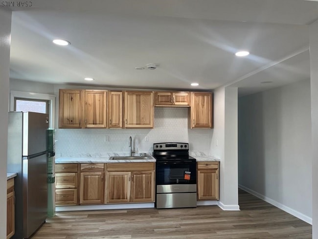 307 Market St