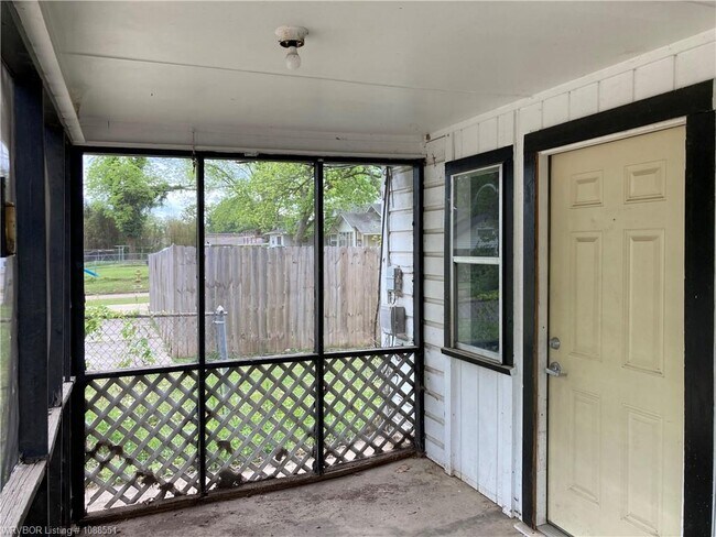 Photo - 107 N 16th St