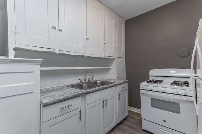 Photo - 1389-1393 Geil Ave Apartamento