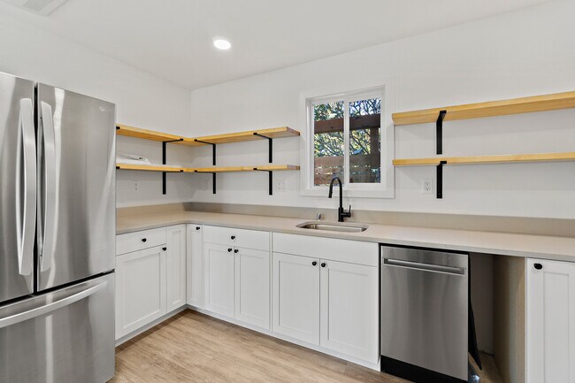 Photo - 2016 S Ingersoll Pl