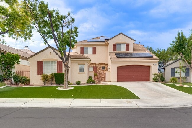 Building Photo - Luxurious, Entertainers Dream 4 Bedroom Home