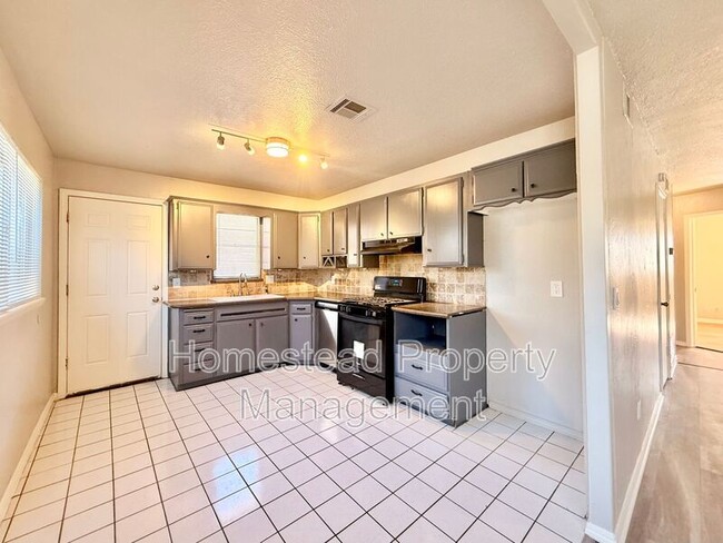 Photo - 2744 SW 64th St