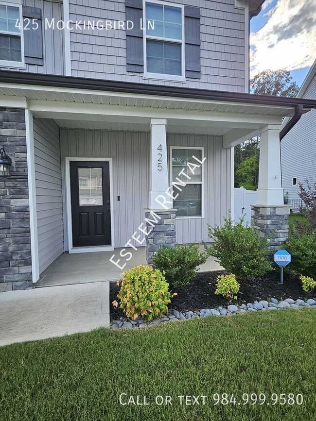Photo - 425 Mockingbird Ln
