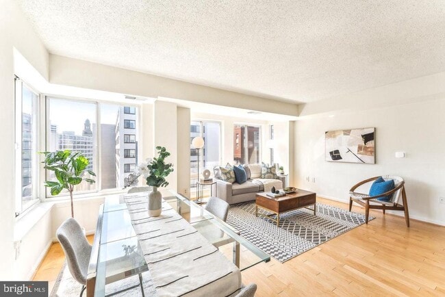 Building Photo - 1225 13th St NW Unit 712