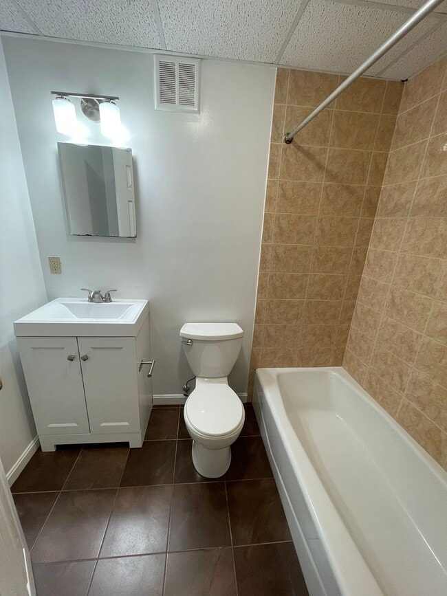 Photo - Avl NOW - Spacious garden level Fenway 2BR