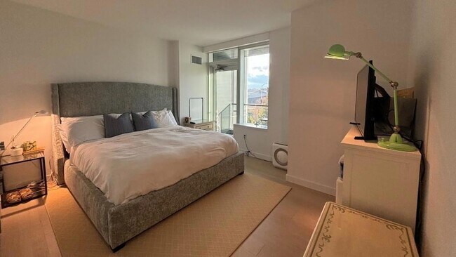 Photo - 30 Riverside Blvd Unit 310