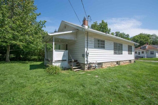 Photo - 3 bedroom, 1 bath Home: Available August 2...