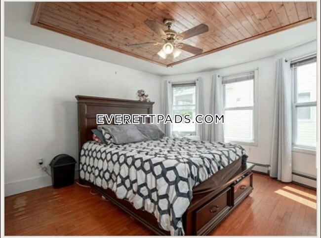 Building Photo - 121 Hancock St Unit 1
