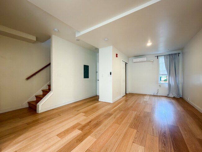 Photo - 2129 Pine St Unit 3F