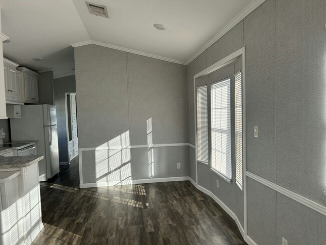 Photo - 6941 MacDonald Ct